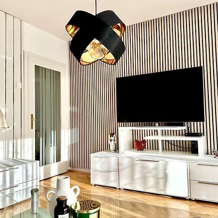 Apartment Colorful In Maribor